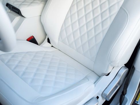 Used 2024 Ford Bronco Black Diamond image 23