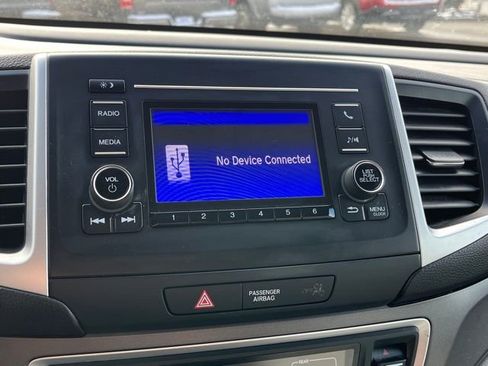 Used 2017 Honda Pilot LX image 40