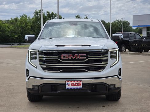 New 2026 GMC Sierra 1500 SLT AWD/4WD image 2
