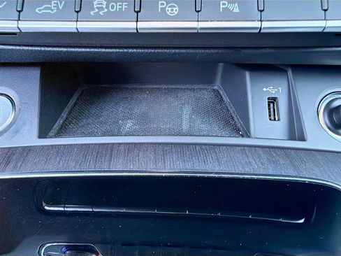 Used 2022 Audi Q5 e Prestige image 31