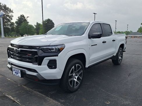 Used 2023 Chevrolet Colorado Z71 w/ Z71 Convenience Package 2 AWD/4WD image 2