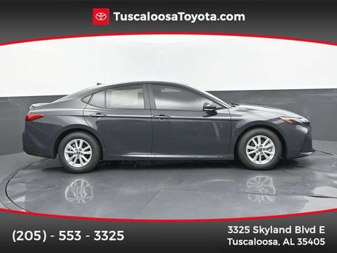 Used 2025 Toyota Camry LE w/ Convenience Package FWD image 1