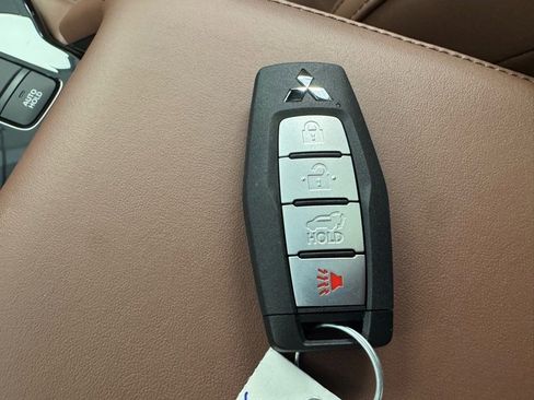 New 2025 Mitsubishi Outlander SEL image 38