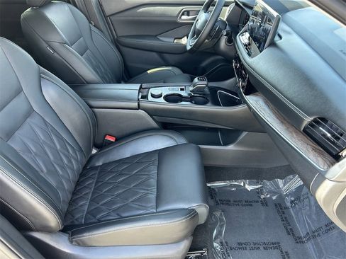 New 2026 Nissan Rogue Platinum w/ Platinum Premium Package image 10