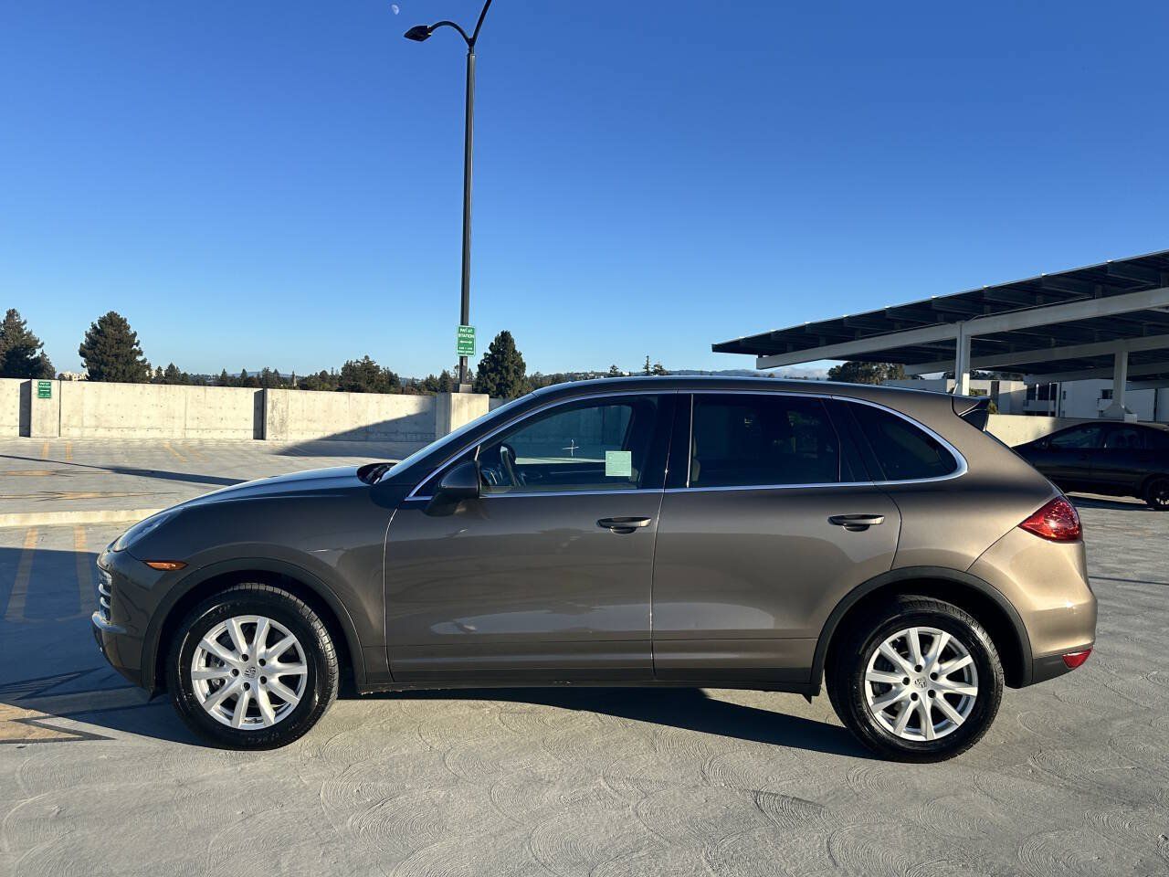 Used 2012 Porsche Cayenne AWD/4WD image 11