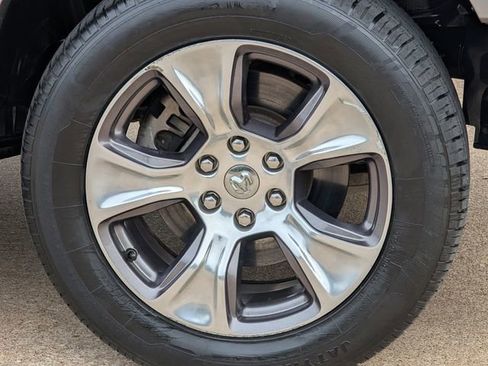 Used 2020 RAM 1500 Laramie AWD/4WD image 11
