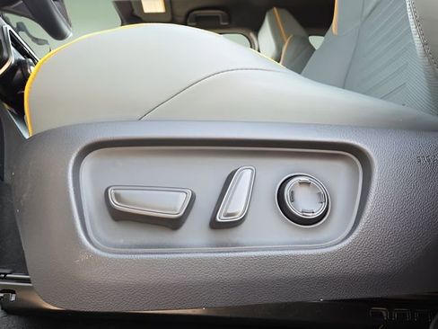 Used 2025 Toyota 4Runner Trailhunter image 26