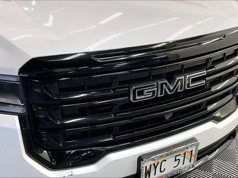 Used 2023 GMC Acadia SLT w/ Elevation Edition FWD image 29