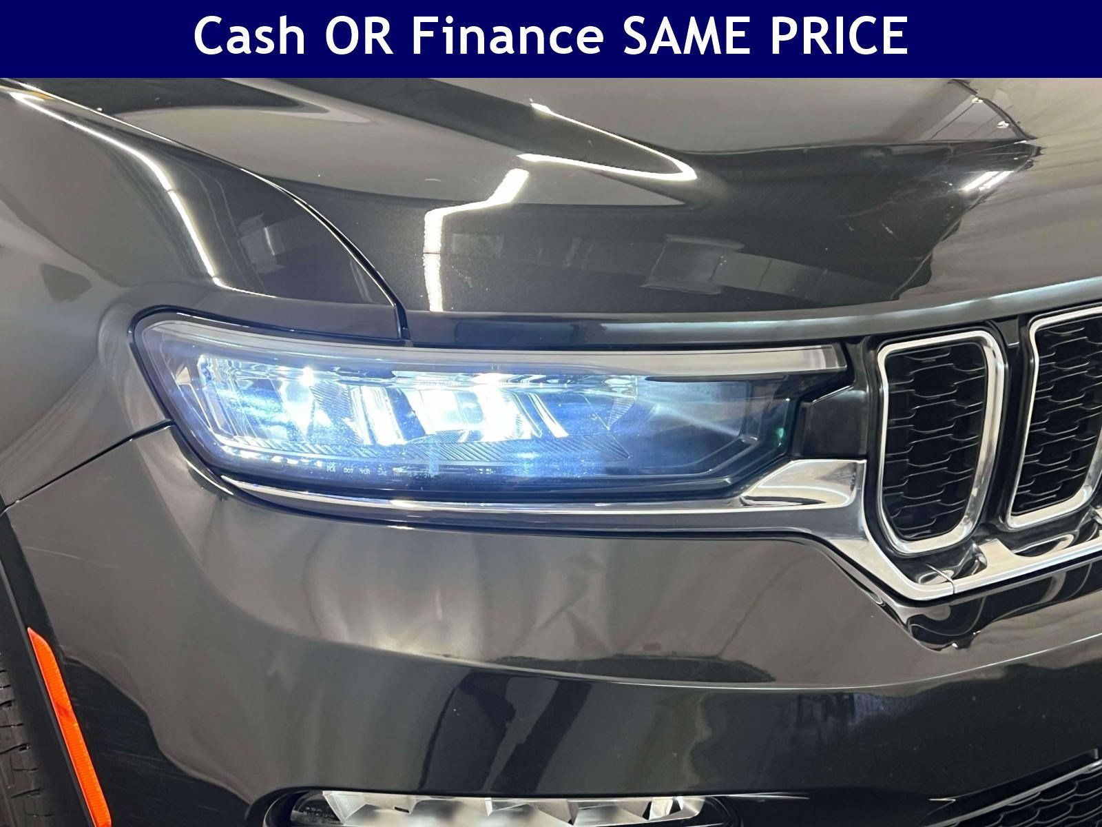 Used 2023 Jeep Grand Cherokee Limited AWD/4WD image 11