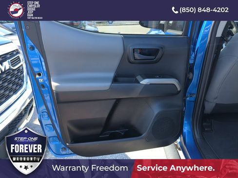 Used 2018 Toyota Tacoma SR5 RWD image 23