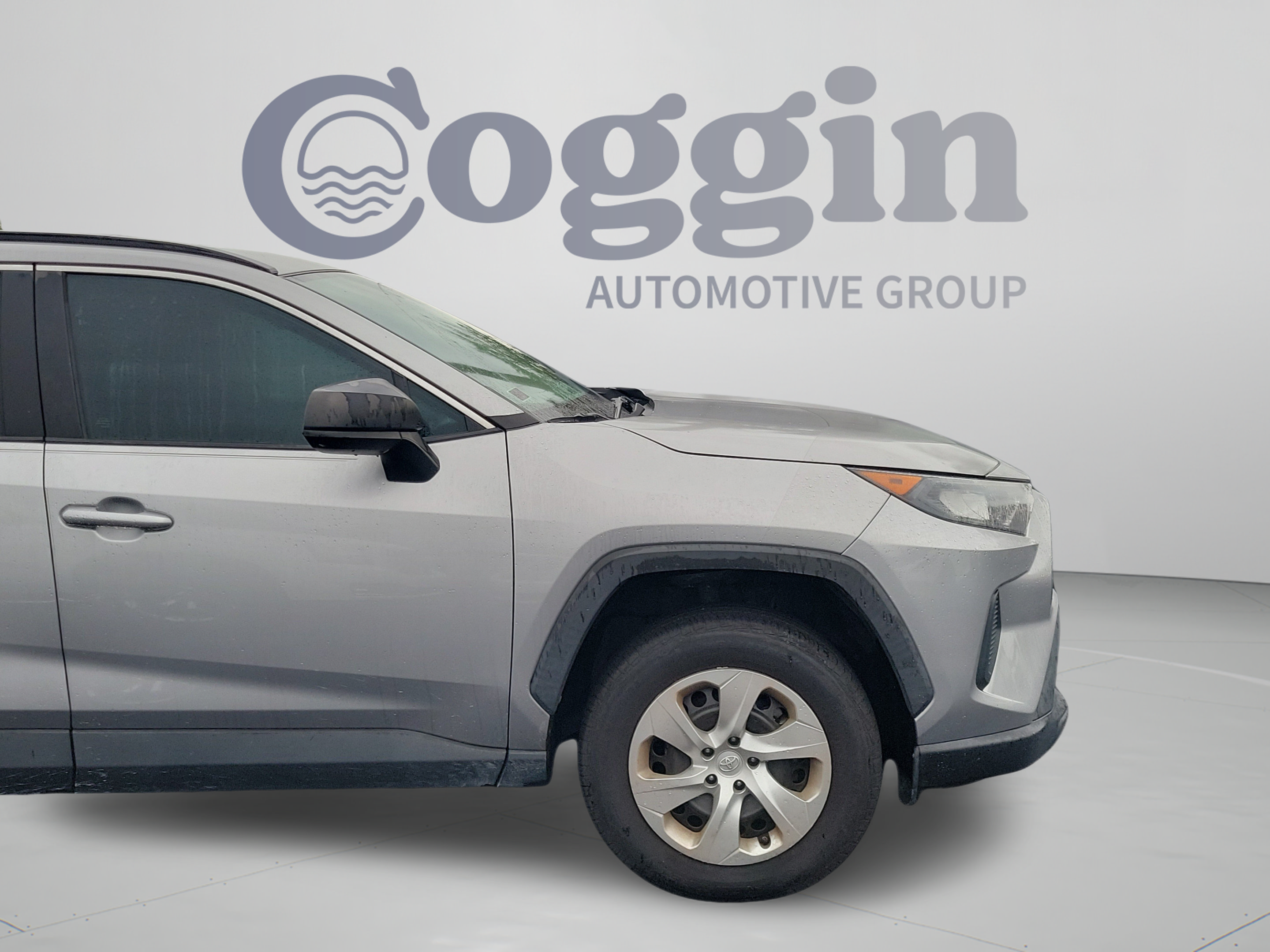 Used 2021 Toyota RAV4 LE FWD image 11