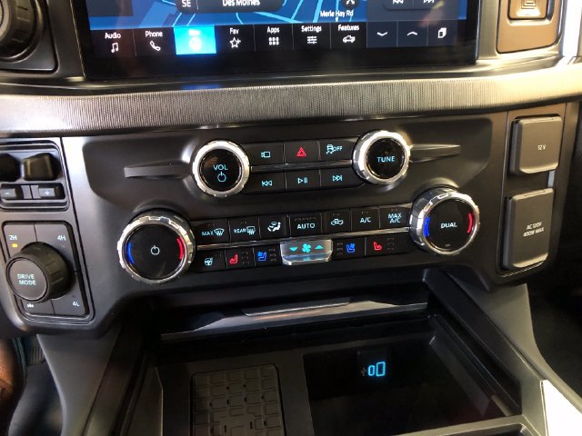 Used 2026 Ford F350 Platinum w/ FX4 Off-Road Package AWD/4WD image 18