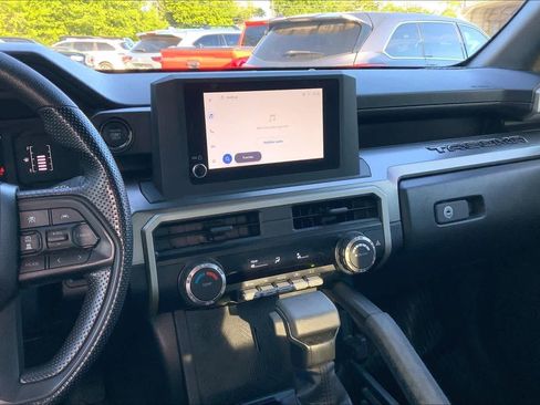 Used 2025 Toyota Tacoma SR5 image 7