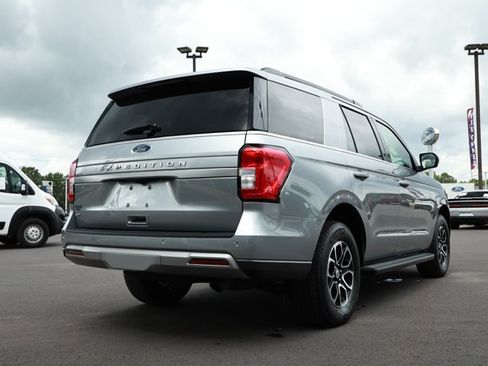 Used 2024 Ford Expedition XLT RWD image 6