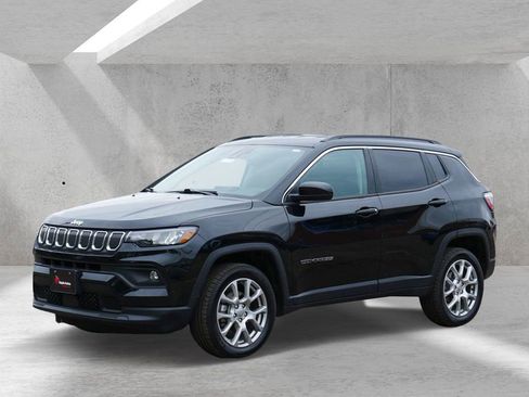 Used 2022 Jeep Compass Latitude AWD/4WD image 6