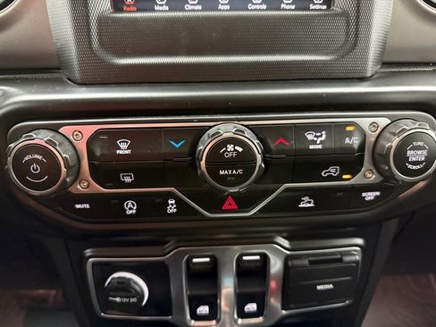 Used 2022 Jeep Wrangler Willys image 22