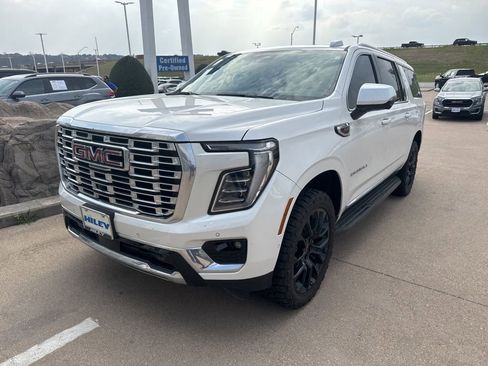 Used 2025 GMC Yukon XL Denali w/ Advanced Technology Package image 1