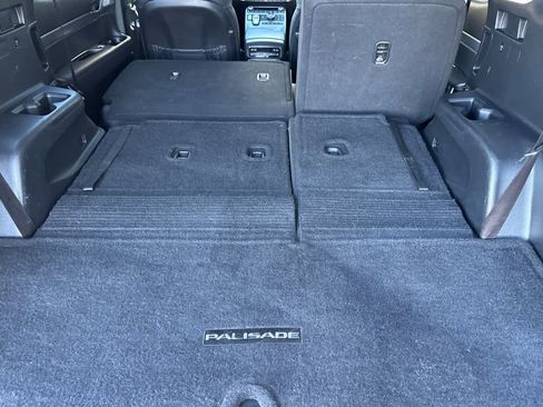 Used 2023 Hyundai Palisade SEL w/ Cargo Package image 17