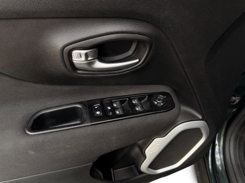 Used 2021 Jeep Renegade Sport image 15