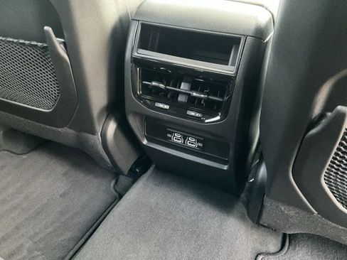 Used 2025 Jeep Grand Cherokee Laredo X image 15