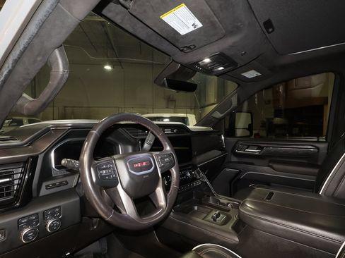 Used 2024 GMC Sierra 2500 AT4X AWD/4WD image 9