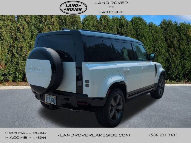 Used 2026 Land Rover Defender 110 X-Dynamic SE AWD/4WD image 4