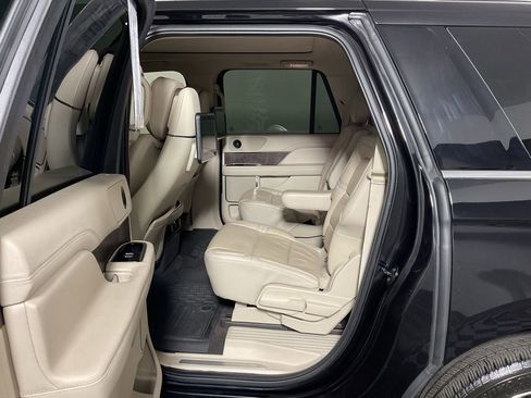 Used 2019 Lincoln Navigator L Reserve image 31