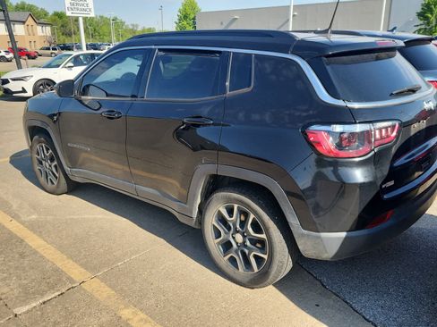 Used 2022 Jeep Compass Latitude FWD image 8
