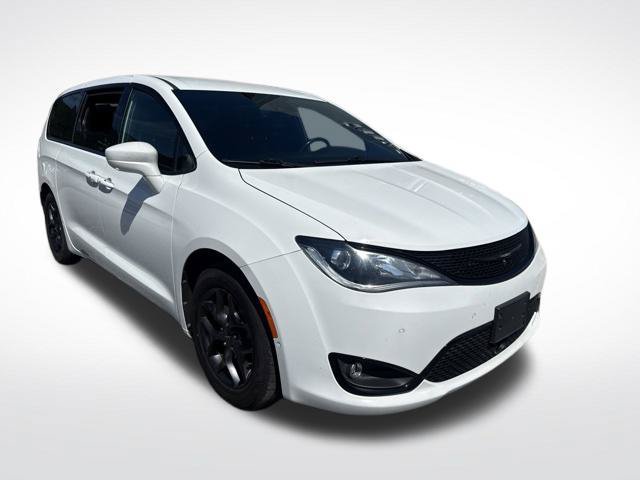 Used 2019 Chrysler Pacifica Touring Plus w/ Advanced Safetytec Group FWD image 8
