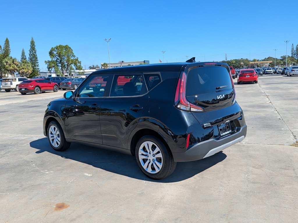 Certified 2023 Kia Soul LX FWD image 6