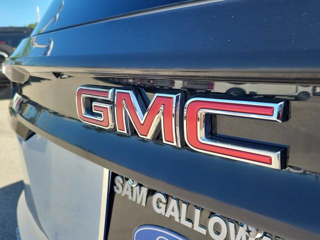Used 2024 GMC Acadia Elevation w/ Luxury Package FWD image 8