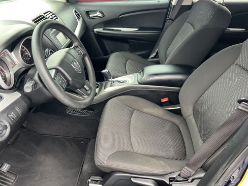 Used 2020 Dodge Journey SE image 9