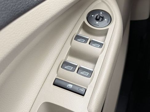 Used 2019 Ford Escape SEL FWD image 27