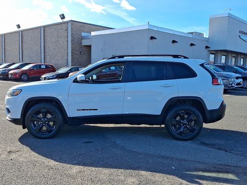 Used 2021 Jeep Cherokee Latitude Plus image 4