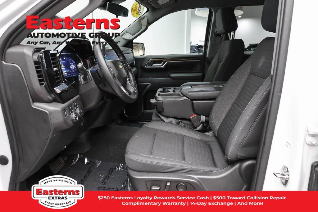 Used 2023 Chevrolet Silverado 1500 LT AWD/4WD image 15