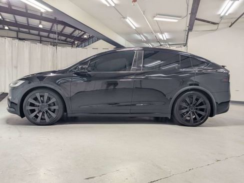 Used 2022 Tesla Model X Plaid image 22