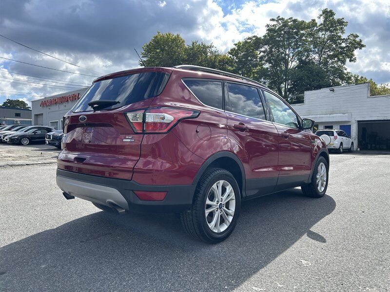 Used 2018 Ford Escape SE AWD/4WD image 4