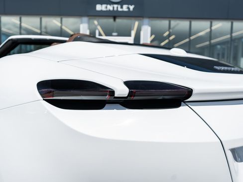 Used 2024 Ferrari Roma Spider RWD image 12