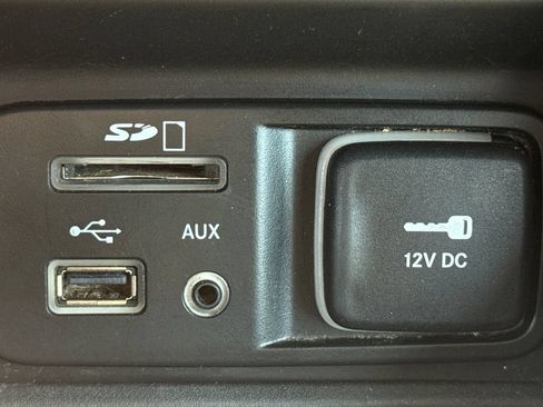 Used 2016 Jeep Cherokee Limited AWD/4WD image 38