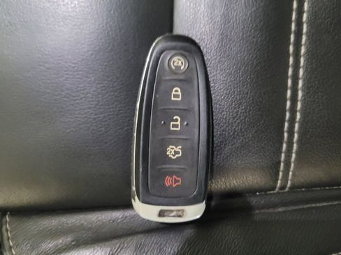 Used 2019 Ford Escape Titanium AWD/4WD image 32