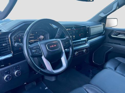Used 2025 GMC Sierra 1500 SLT image 9