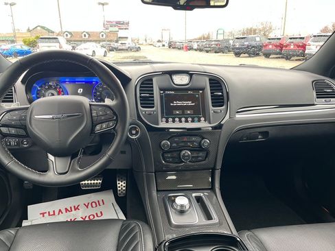 Used 2023 Chrysler 300 C image 14
