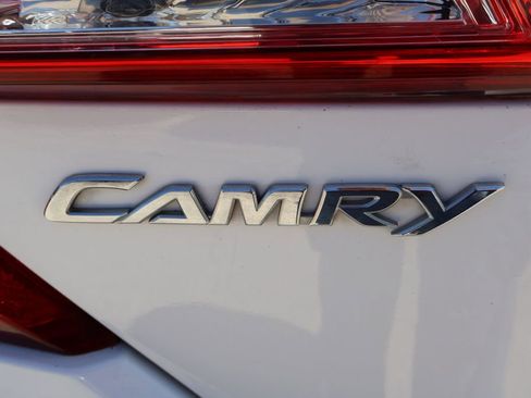 Used 2012 Toyota Camry XLE FWD image 11
