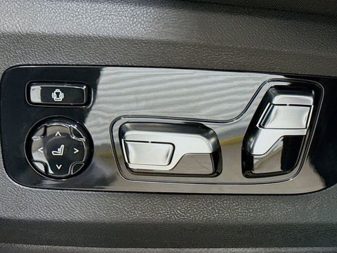 New 2026 BMW X5 xDrive40i w/ Executive Package image 4