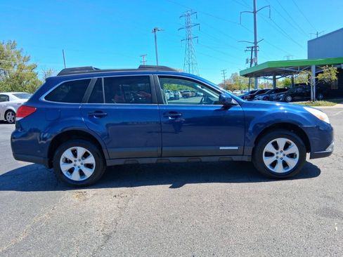 Used 2010 Subaru Outback 2.5i Premium AWD/4WD image 5