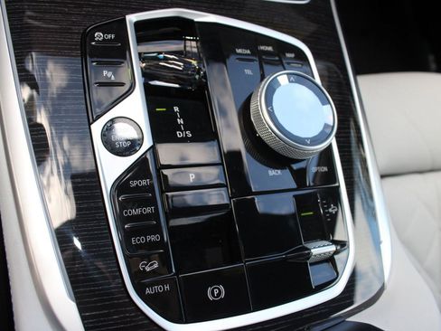 New 2026 BMW X7 xDrive40i w/ M Sport Package image 17