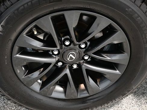 Used 2022 Lexus GX 460 Premium AWD/4WD image 25