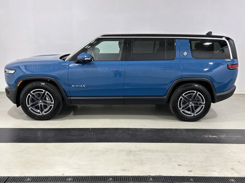 Used 2025 Rivian R1S Adventure Dual AWD/4WD image 2