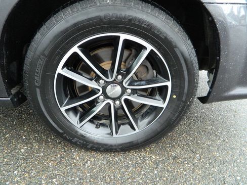 Used 2019 Dodge Grand Caravan GT FWD image 25