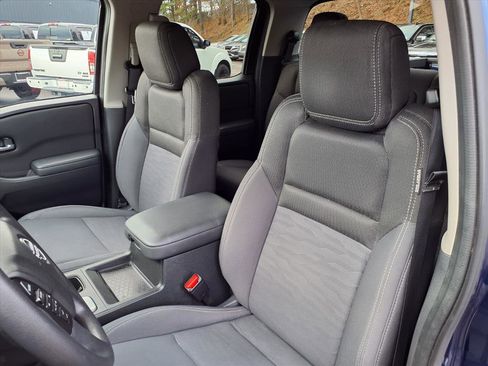 Used 2023 Nissan Frontier SV image 13